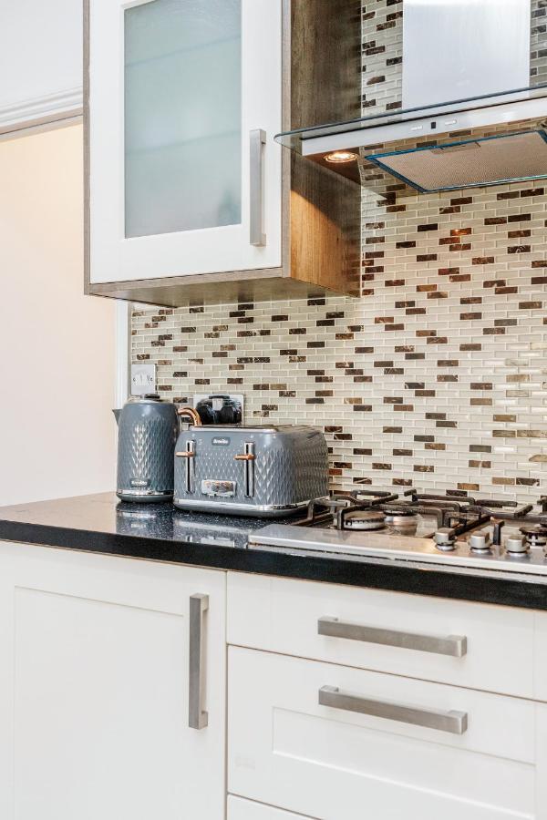 Appartamento Entire Lovely Family With Parking, Wifi, Netflix, Self Check-in Londra